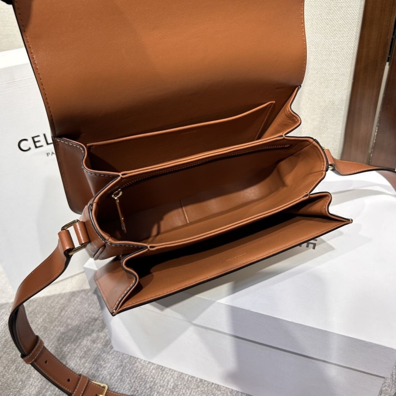 Ce1i*e triomphe bags